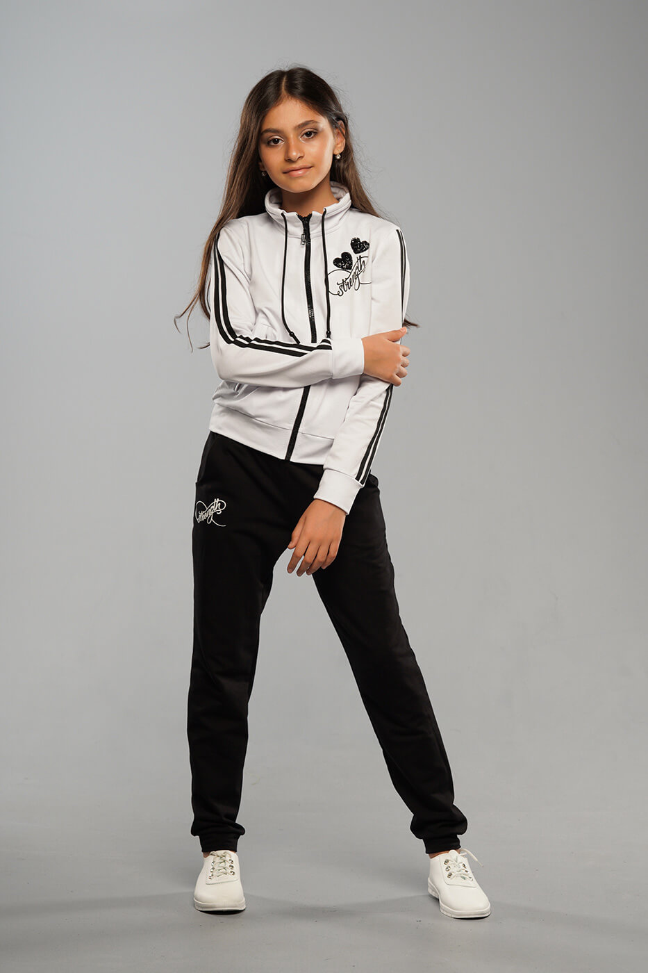 Detskij Sportivnyj Kostyum Liza Belogo Cveta7